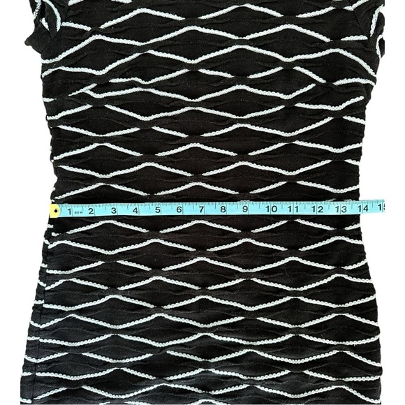 QED LONDON | Black and White Body-con mini-dress | Size Small - Picture 7 of 9